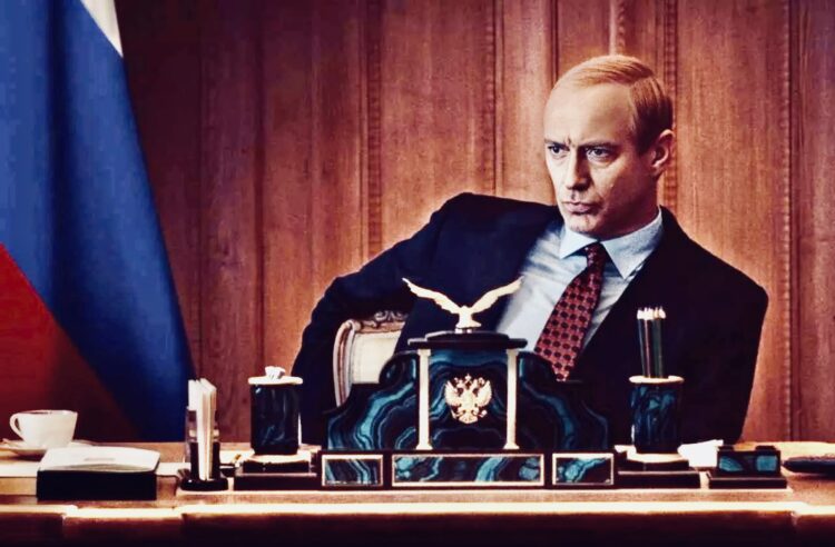 PUTIN, IL MAGO DEL CREMLINO FILM, RECENSIONE , JUDE LAW, PAUL DANO, OLIVIER ASSAYAS